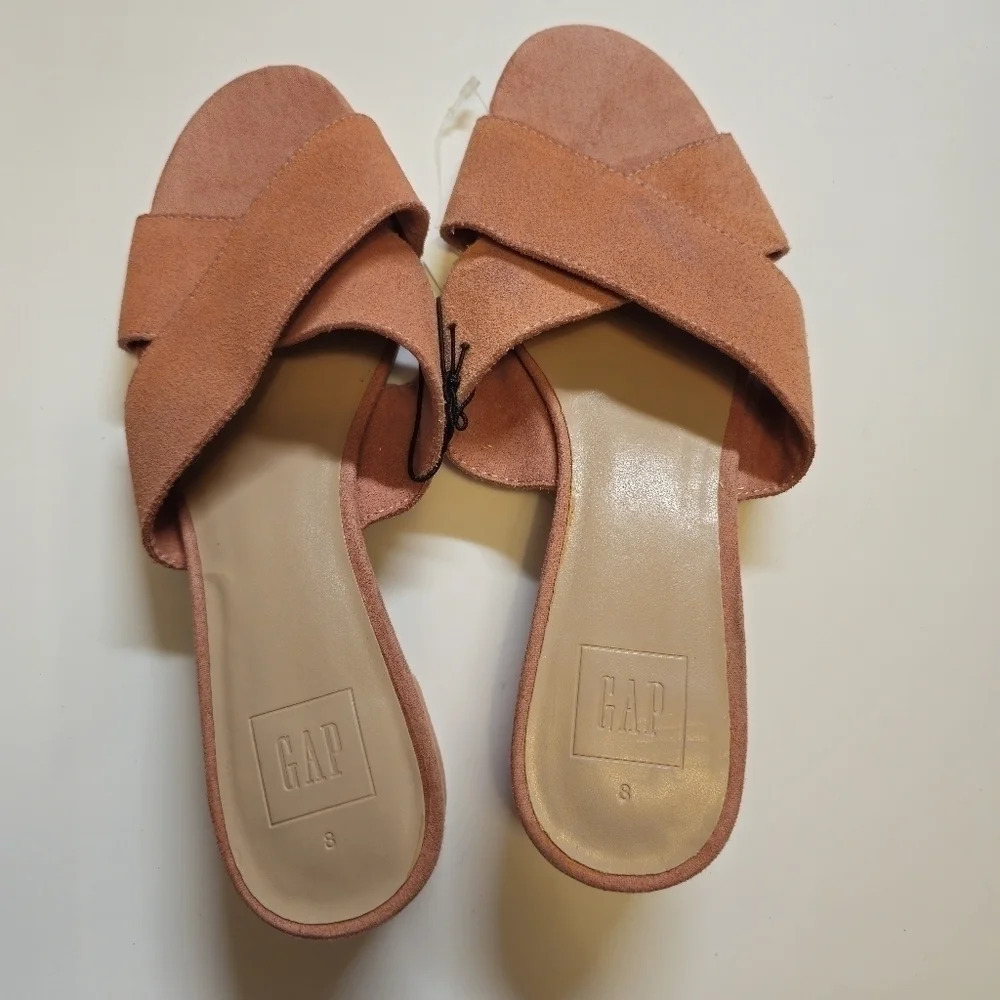 Criss-Cross Block Heel Mules - Picture 5 of 11